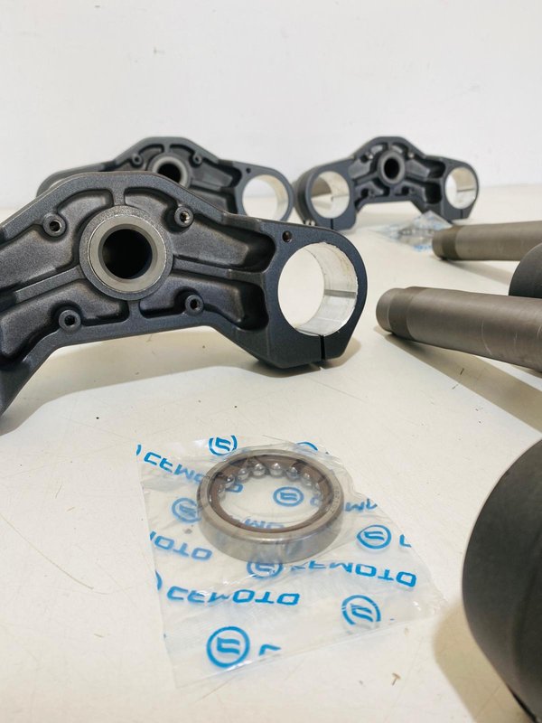 Lotes de piezas metálicas para motocicletas - imagen 2