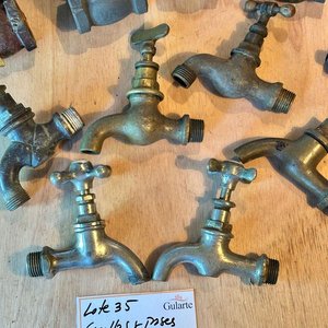 Gran lote de canillas y pases bronce, ideal artesanias percheros etc.. - imagen 3