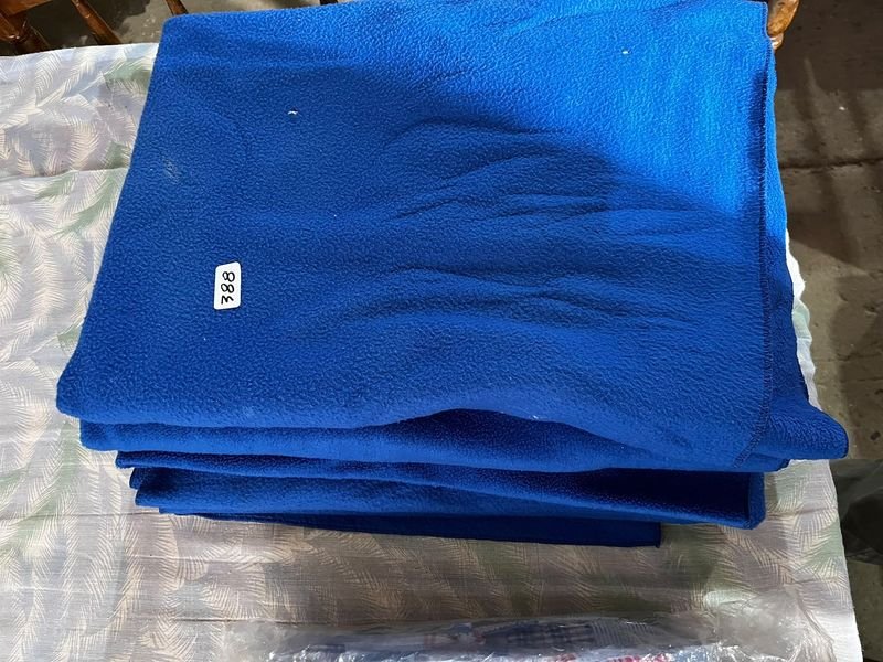 5 Frazadas Polares Azules