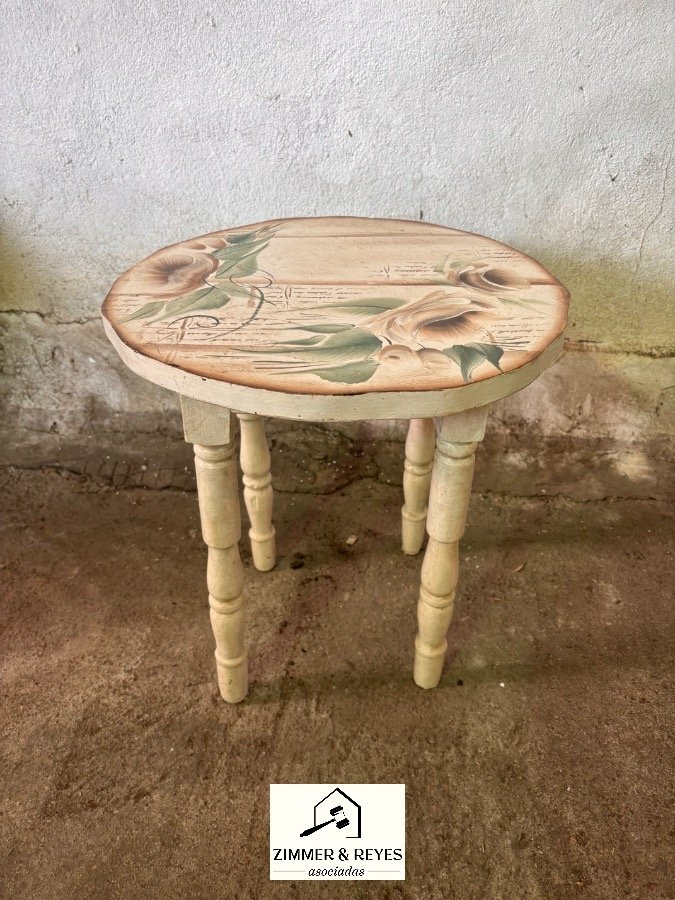 Mesita de Arrime Redonda Restaurada con Diseño Floral