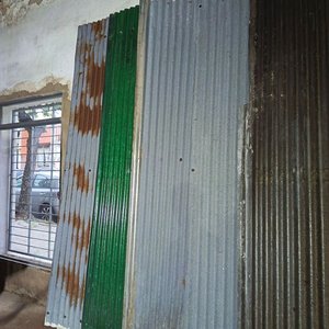 Lote de 5 Chapas Metálicas y Caño Plastiduto Gris - imagen 5