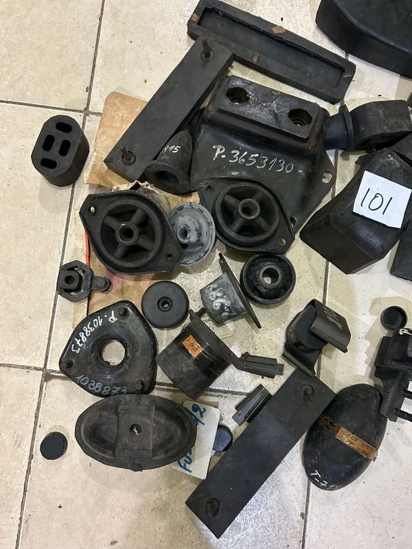 Lote de Soportes de Motor y Gomas Antivibración