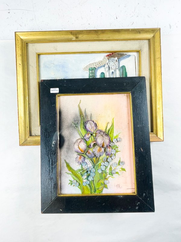 Dos Cuadros con Relieve: Floral y Caserío