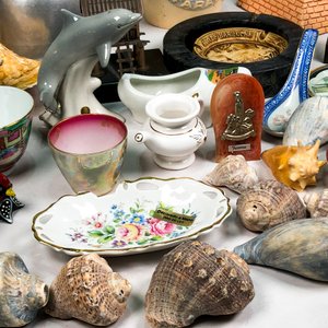 Lote Variado: Porrón de Gres, Pava de Aluminio, Adornos y Figuras - imagen 4