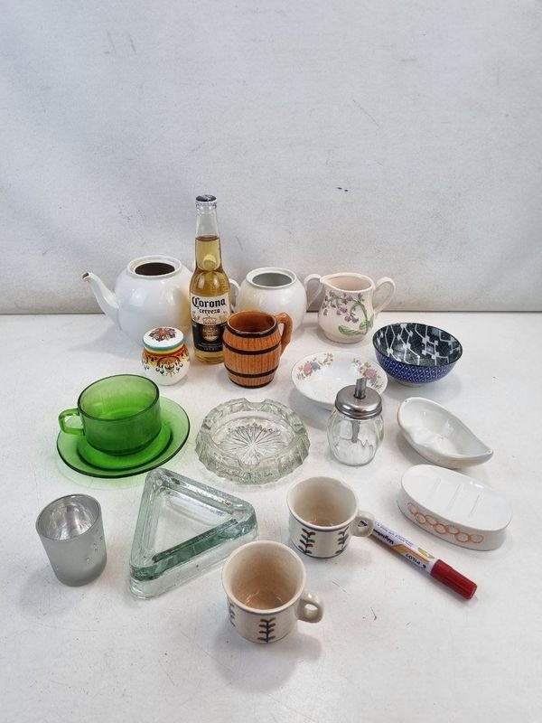 Lote de Bazar: Tetera, Azucarera, Lechera, Tazas, Ceniceros y Más
