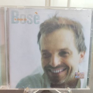 Lote siguiente: CD "Lo Mejor de Bosé" de Miguel Bosé