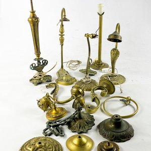 Lote anterior: Lote de Bronce: Florones, Apliques y Lámparas de Mesa