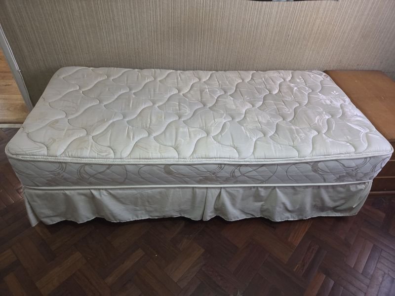 Lote siguiente: Manta de alta calidad para cama