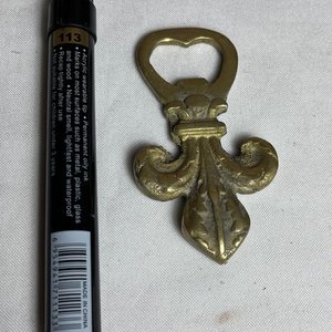 Lote anterior: Destapador de Bronce Macizo con Diseño Estilo Flor de Lis