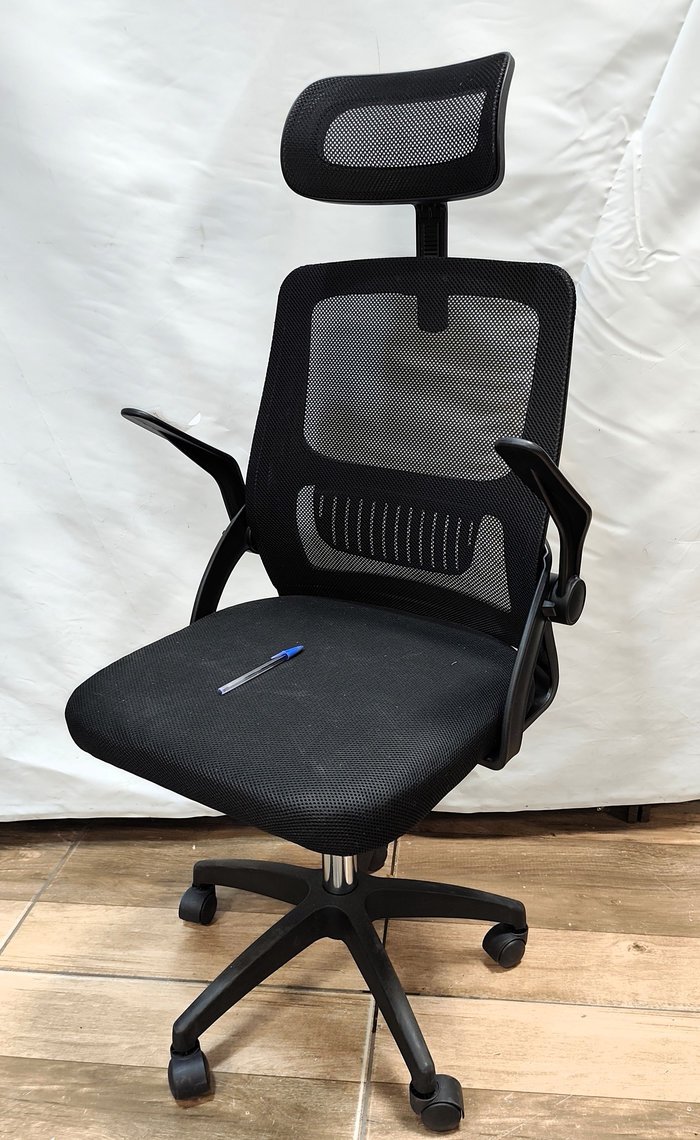Silla de oficina con respaldo en malla y apoyo lumbar - imagen 3