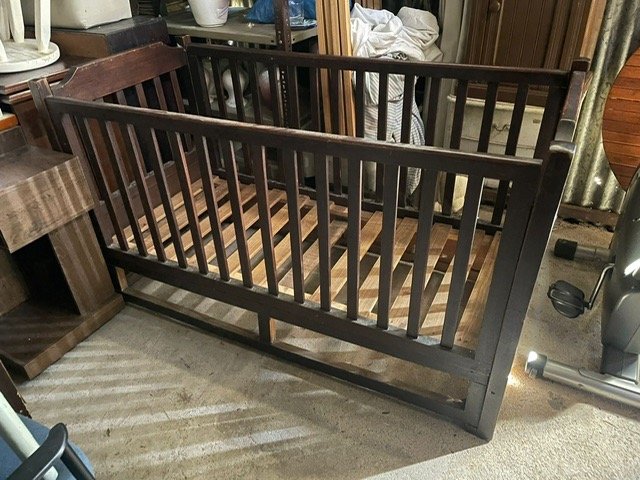 Lote siguiente: Cuna para bebé en madera
