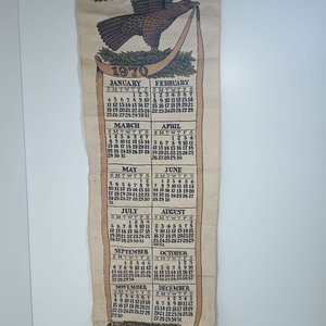Lote de 10 Banderines Temáticos y Almanaque de Tela 1970 - imagen 3