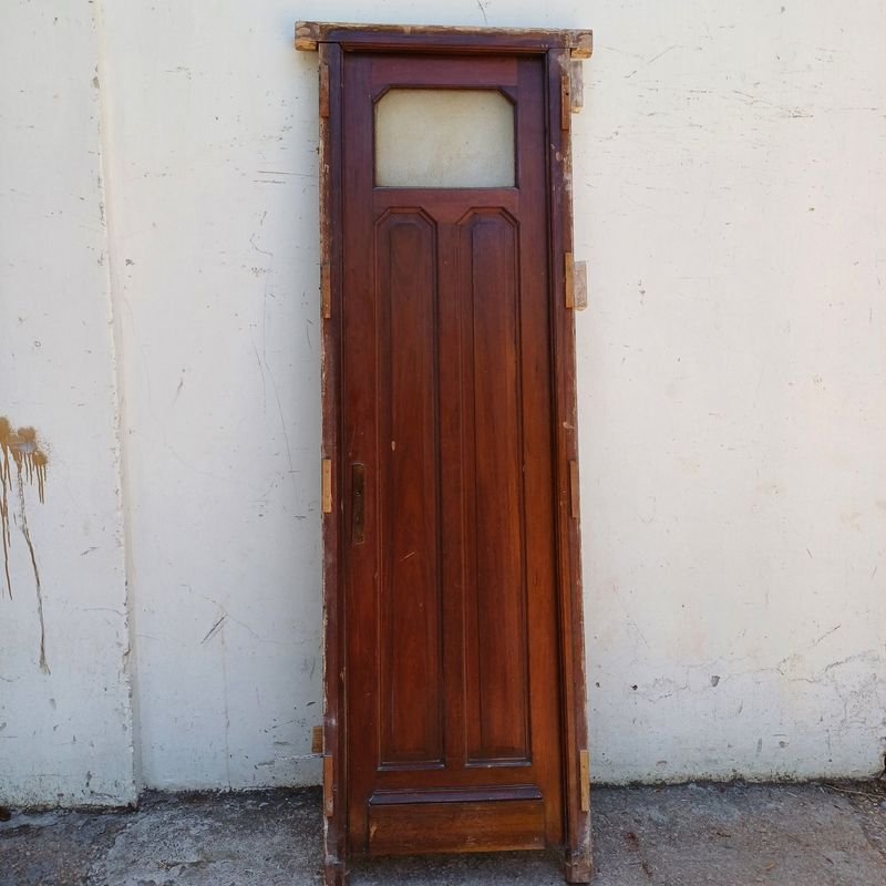 Puerta de tablero y vidrio con marco, completamente en cedro - imagen 1