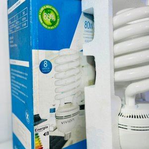 Lote x2 Lámparas Bajo Consumo VIVIAN 80W Luz Fría - imagen 3