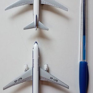 Lote de 2 Aviones a Escala LOT Polish Airlines (B737 y B767) Herpa - imagen 4
