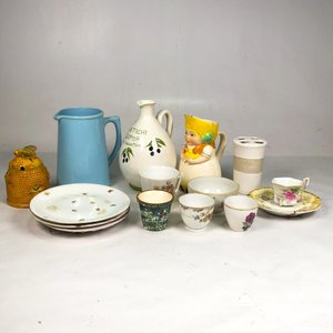 Lote siguiente: Lote de Porcelana: Jarras, Tazas, Platos, Azucarero y Portalápices