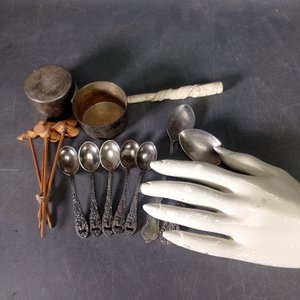 Lote de 15 piezas: Pinchos de madera, boquilla de marfil y cucharas de metal - imagen 7