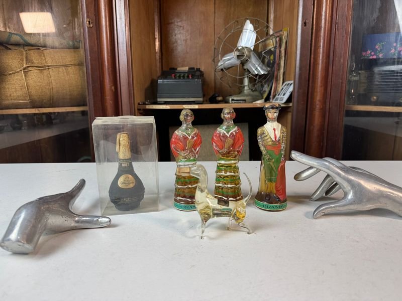 Colección de botellas pequeñas y únicas - imagen 2