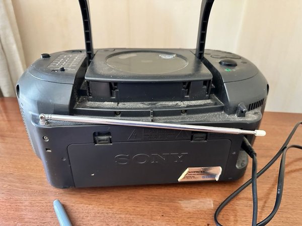 Radio con CD y cinta de cassette a la venta - imagen 2