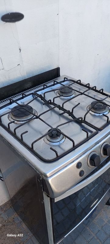 Cocina de gas con estufa y horno en buen estado - imagen 4