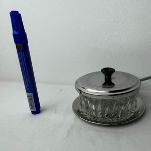 Azucarero de Vidrio Prensado con Tapa y Bandeja Metálica - imagen 3