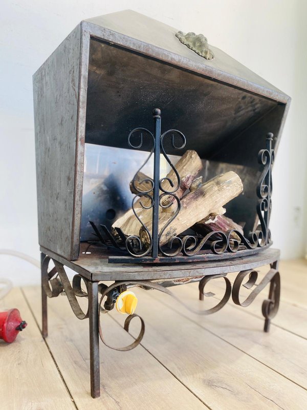 Estufa a gas con válvula, estilo antiguo - imagen 2