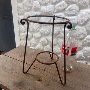 Macetero Vintage de Hierro Forjado con Soporte Inferior - imagen 4