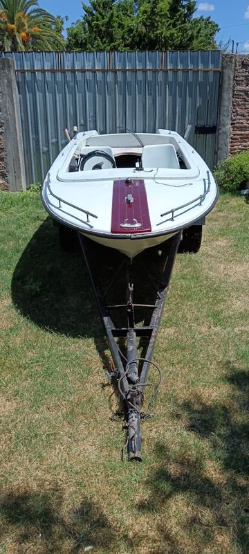 Lancha con Trailer y motor nuevito - Venta en subasta