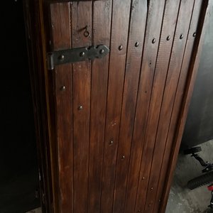 Lote siguiente: 4 Postigos de Madera Rústicos con Herrajes