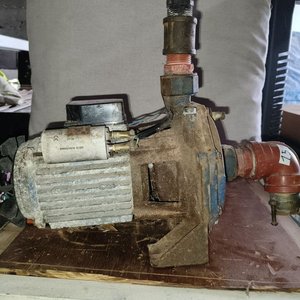 Bomba de Agua Eléctrica con Caño y Manguera - imagen 1