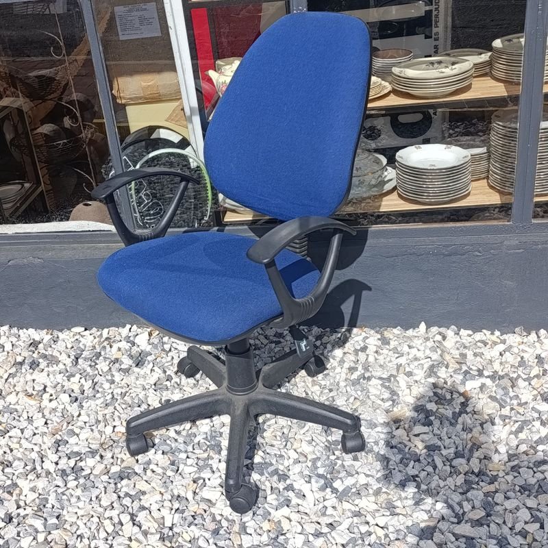 Silla Giratoria de Oficina Tapiizada en Tela Azul - imagen 4