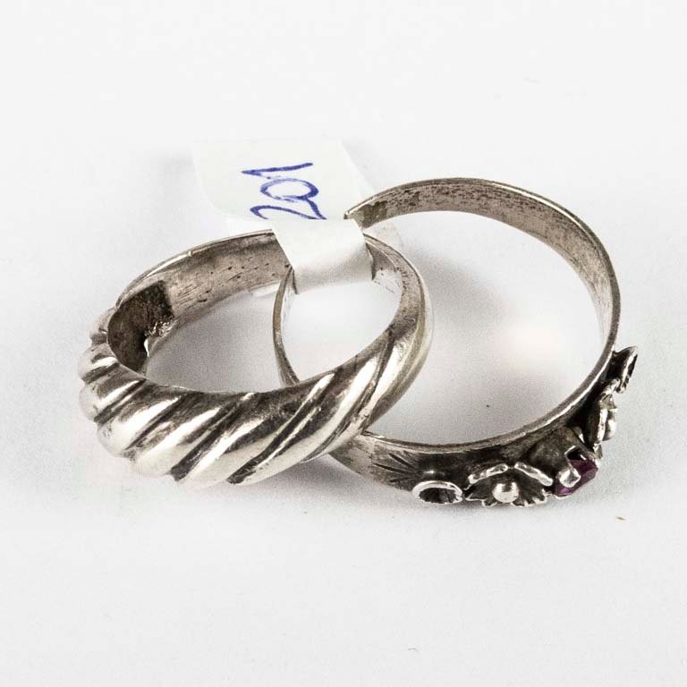 Anillos de plata - Dos anillos de plata, uno cortado - imagen 2