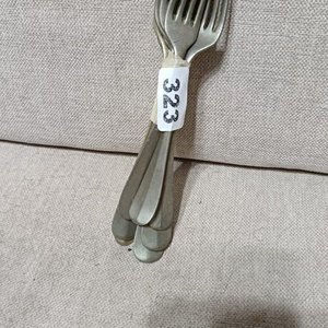 Lote siguiente: Conjunto de Tenedores Metálicos Plateados