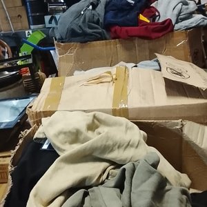 Lote anterior: Lote de Ropa Variada: Buzos y Prendas de Vestir
