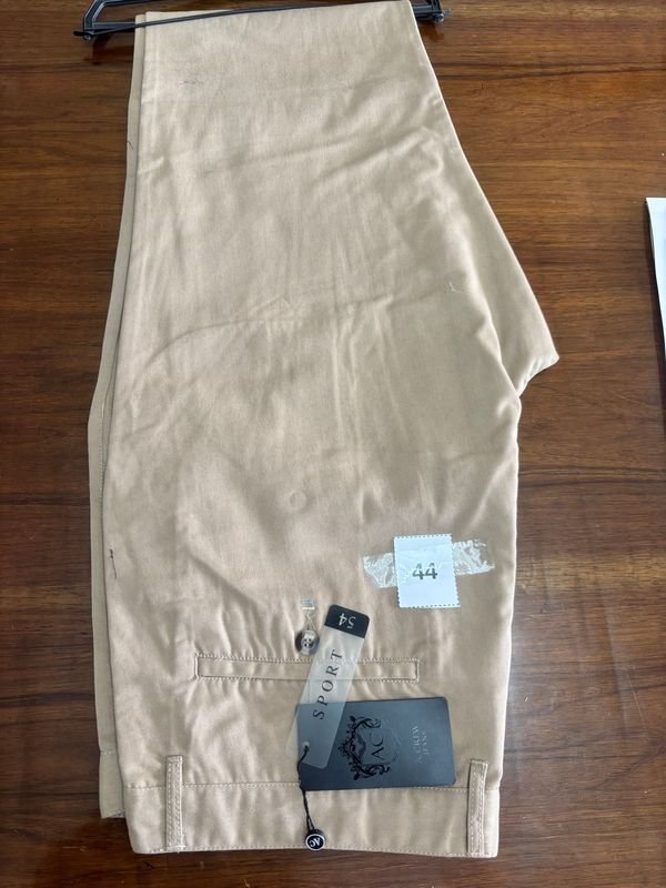 Pantalón de Gabardina Beige Talle 54