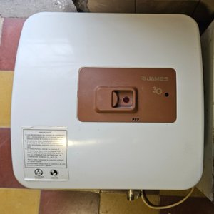 Lote siguiente: Termotanque Eléctrico James de Cobre 30 Litros