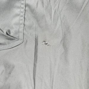 Pantalón de Trekking Talle 44 (L) Verde Oliva con Detalle de Agujero - imagen 3