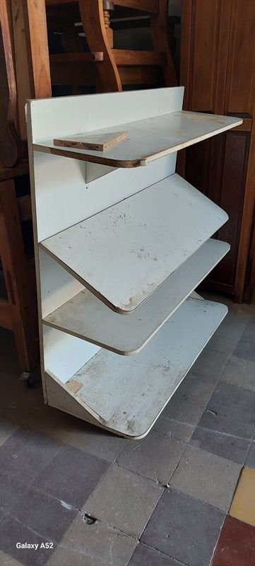 Estante de madera para comercio en buen estado - imagen 2