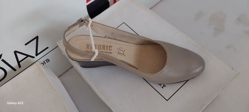 Zapatos de tacón alto en cuero - imagen 4