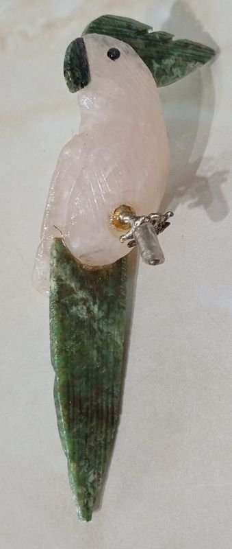 Cacatúa en piedra semi preciosas, una parte en Cuarzo Rosado y otra en Jade Verde - imagen 2