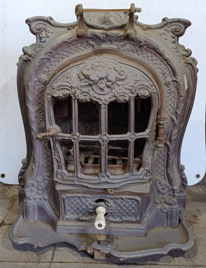 Lote anterior: Salamandra antigua en hierro fundido para decoración