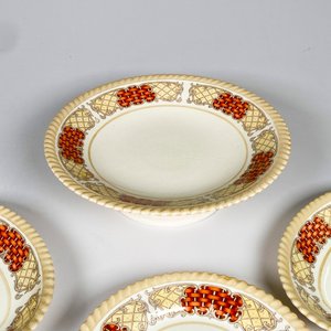 Diez piezas de loza inglesa, plato de masas, platillos y rabaneras - imagen 4