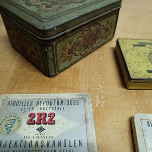 Lote de Cajas Metálicas Vintage y Cajitas de Agujas para Inyección - imagen 4