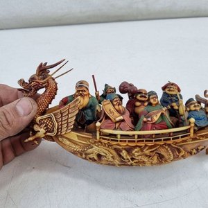 Par de Objetos Decorativos Orientales: Barco Dragón y Caracola con Escena - imagen 3