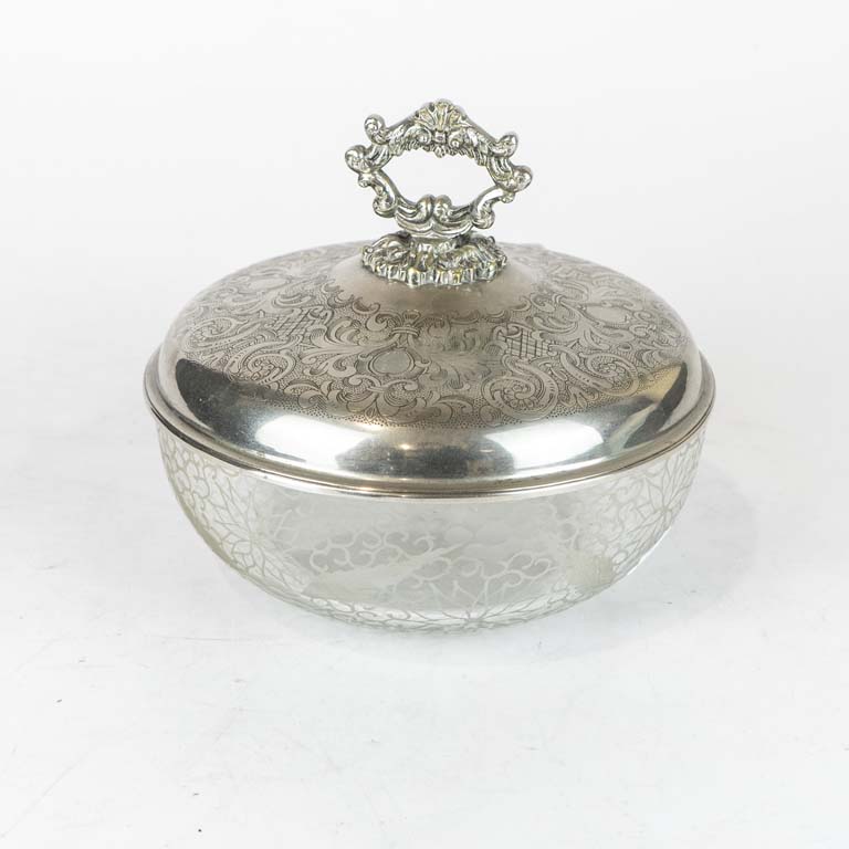 Lote anterior: Centro de vidrio con tapa de platina  - Medidas: 21cm 