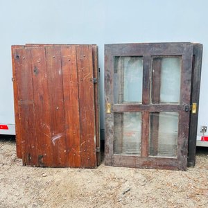 Lote anterior: Lote de 4 Hojas de Ventana y 4 Postigones de Madera