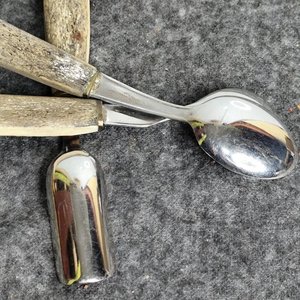 Set de 3 Cucharitas de Acero Inoxidable con Mangos de Asta y Detalle de Bronce - imagen 4