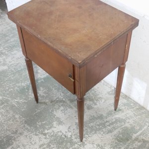 Mesa Mueble de Madera con Máquina de Coser Singer Eléctrica Incorporada y Tapa Rebatible - imagen 4