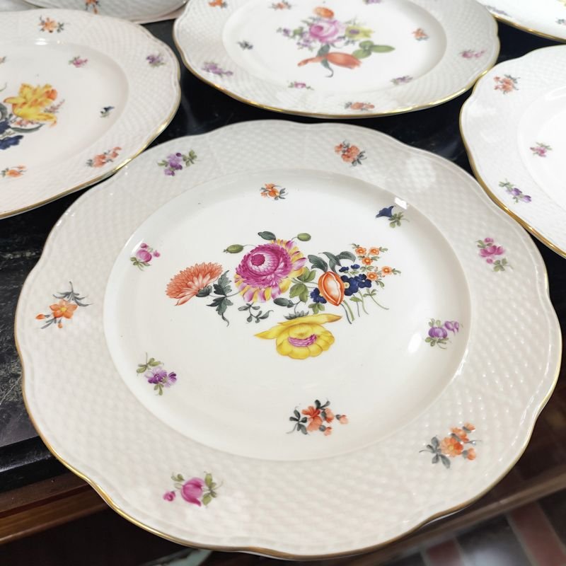 Platos de porcelana HEREND #527 húngaros floreados en excelente estado - imagen 3
