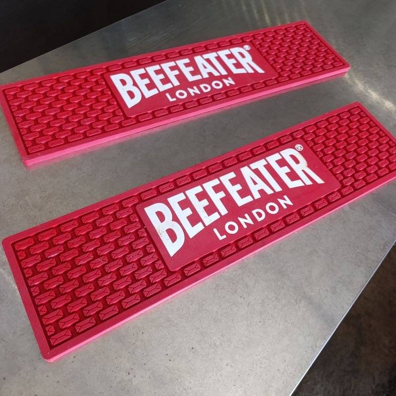 Lote siguiente: Tapete de Barra Beefeater Londres